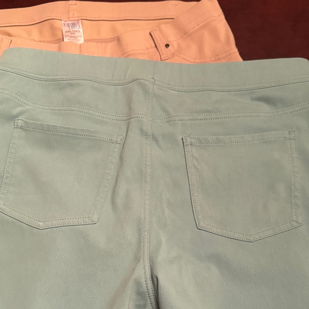 Set of 2: Robin Egg Blue and Beige jegging capris - XXL (size 20) - Picture 4 of 8